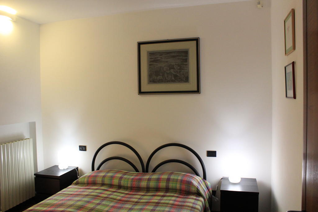 3 Tesori B&B Castel dʼArio Cameră foto